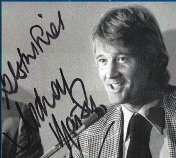 Rodney-Marsh-memorabilia QPR-Man-City-Fulham-signed-Carolina-Lightnin-NASL-soccer-poster-autograph