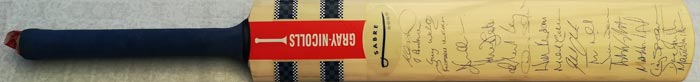 Sabre-4-star-Gray-Nicolls-signed-cricket-bat-memorabilia-robertsbridge-sussex-kent-surrey-essex-autograph-hussain-rob-key-shah-geraint-jones