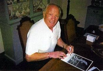 Sir Henry Cooper signing Muhammad Ali knock down boxing photo photo autograph