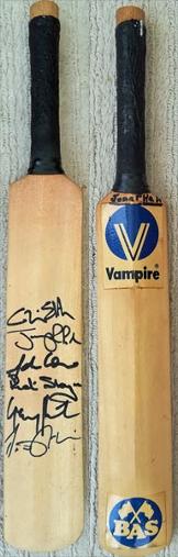 South Africa cricket memorabilia signed bas vampie mini bat jonty rhodes autograph allan donald gary kirsten rudi steyn John Commins Clive Eksteen 1999 proteas