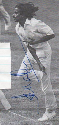 Srinivasaraghavan-Venkataraghavan-autograph-signed-India-cricket-memorabilia-Indian-off-spinner-signature-derbys-ccc-tamil-nadu-madras-icc-umpire