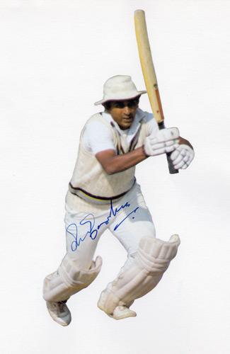 Sunil-Gavaskar-autograph-signed-India-cricket-memorabilia-Sunny-captain-batsman-legend-signature