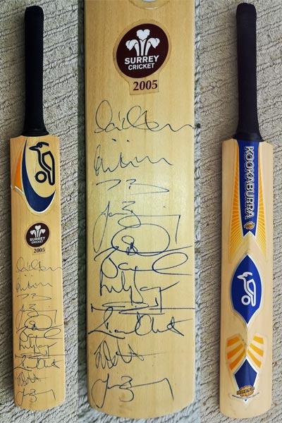Surrey-cricket-memorabilia-signed-kookaburra-mini-bat-2005-squad-butcher-bicknell-benning-clarke-batty-doshi-clinton-the oval-sccc