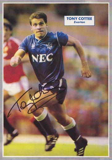 Graeme Sharp signed 10x8 colour photo pictured scoring for Everton