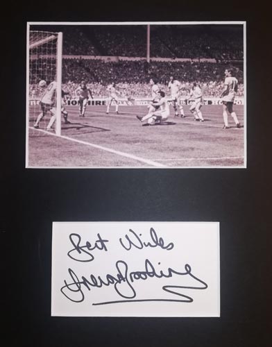 In Gift Box Autographed Sport Memorabilia Alan Taylor Signed West Ham United Soccer Photo 