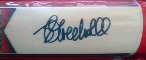 james-tredwell-memorabilia-tredders-testimonial-signed-mini-bat-2017-kent-cricket-kccc-spitfires-treddy-tricky-pingu-england-captain-benefit-17-autograph